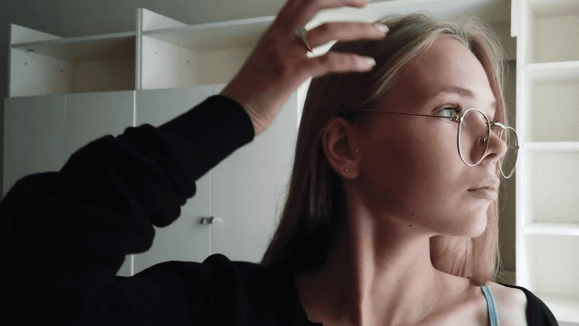 Cô nữ sinh kính cận quyến rũ - rxeoxhkc.sbs