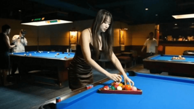 ED-39 - Trải nghiệm em gái làm quán bi-a bím hồng - rxeoxhkc.sbs