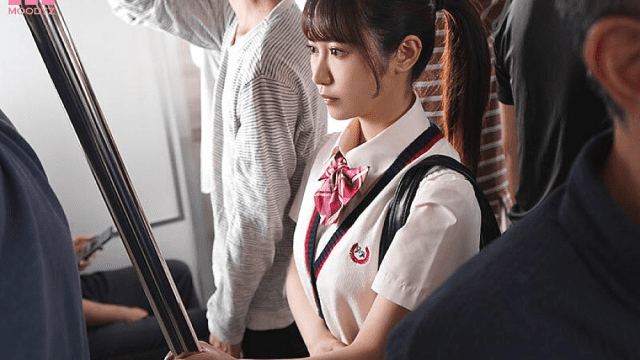 MIDV-599_Em nữ sinh váy ngắn trên tàu điện Ono Rikka - rxeoxhkc.sbs